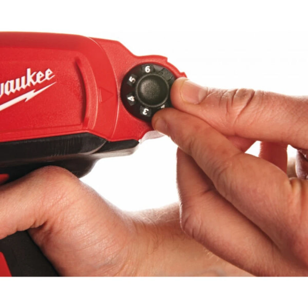 Пистолет для герметика Milwaukee M12PCG/600A-201B  (4933441670) 2