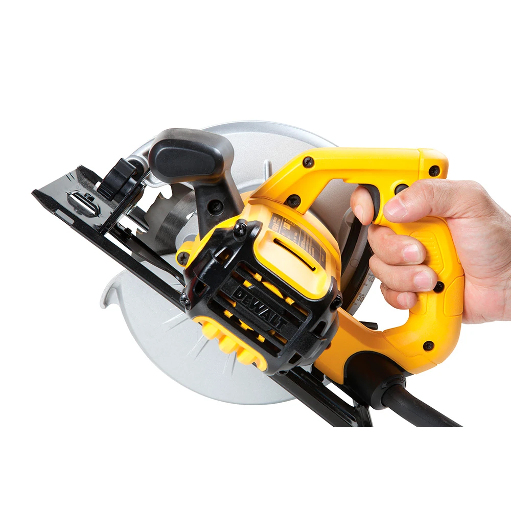 Пила дисковая DeWALT DWE560-QS 2