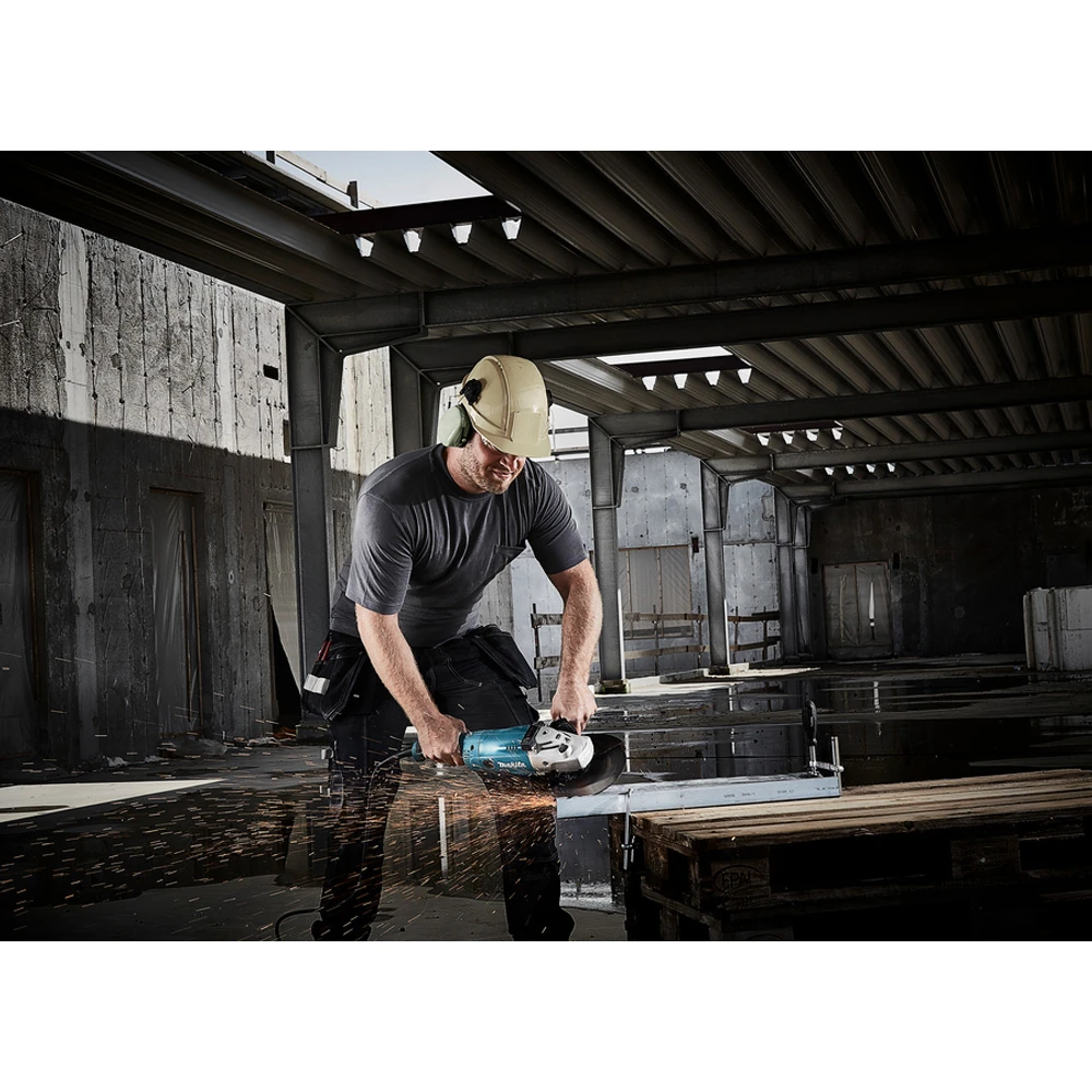 Углошлифовальная машина Makita GA9020SF 2