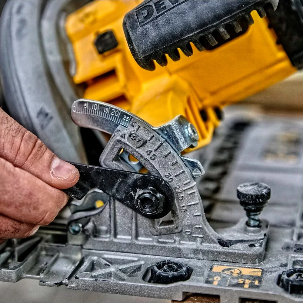 Пила дисковая DeWALT DWE576K-QS 2