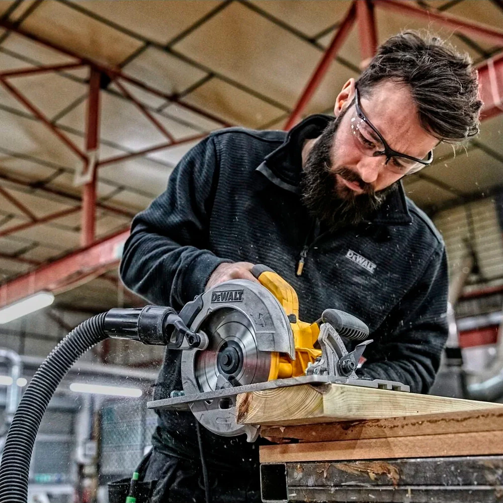 Пила дисковая DeWALT DWE576K-QS 4