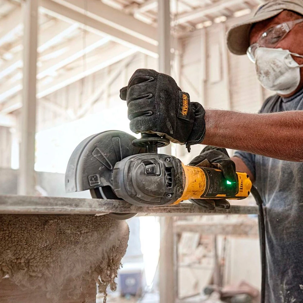 Углошлифовальная машина DeWALT DWE4369-QS 2