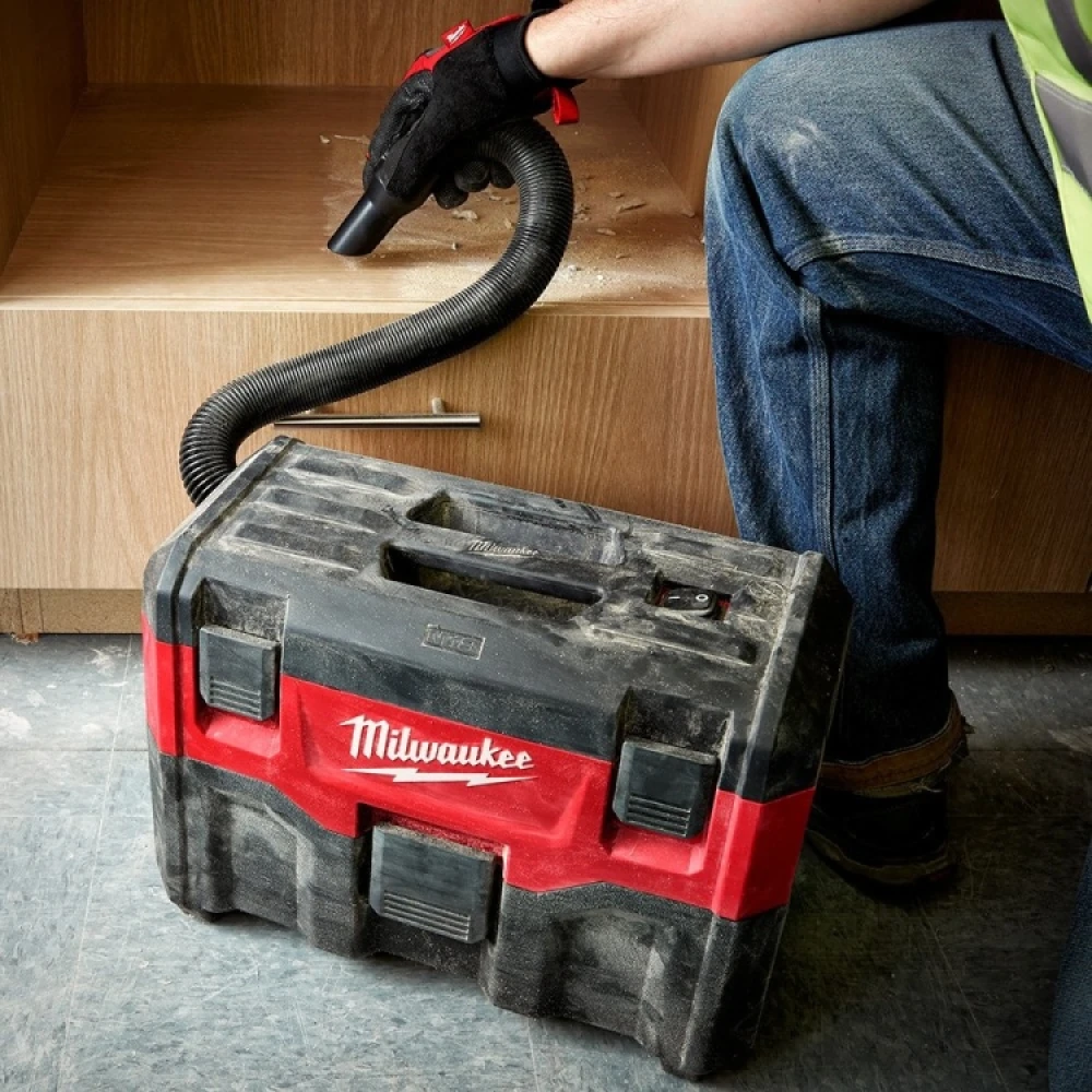 Пылесос Milwaukee M18 VC2 (4933464029) 4