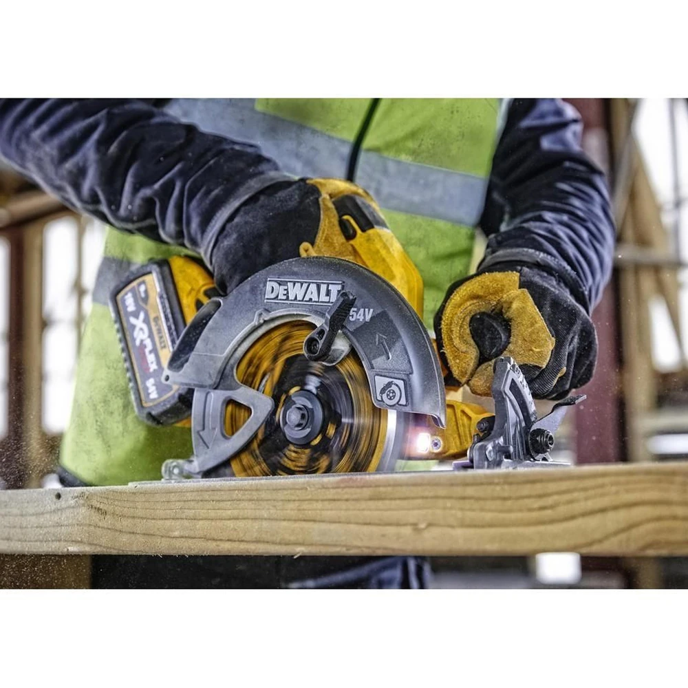 Пила дисковая DeWALT DCS578N-XJ 4