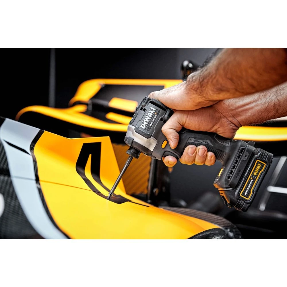 Шуруповерт DeWALT DCF85ME2GT-QW 8