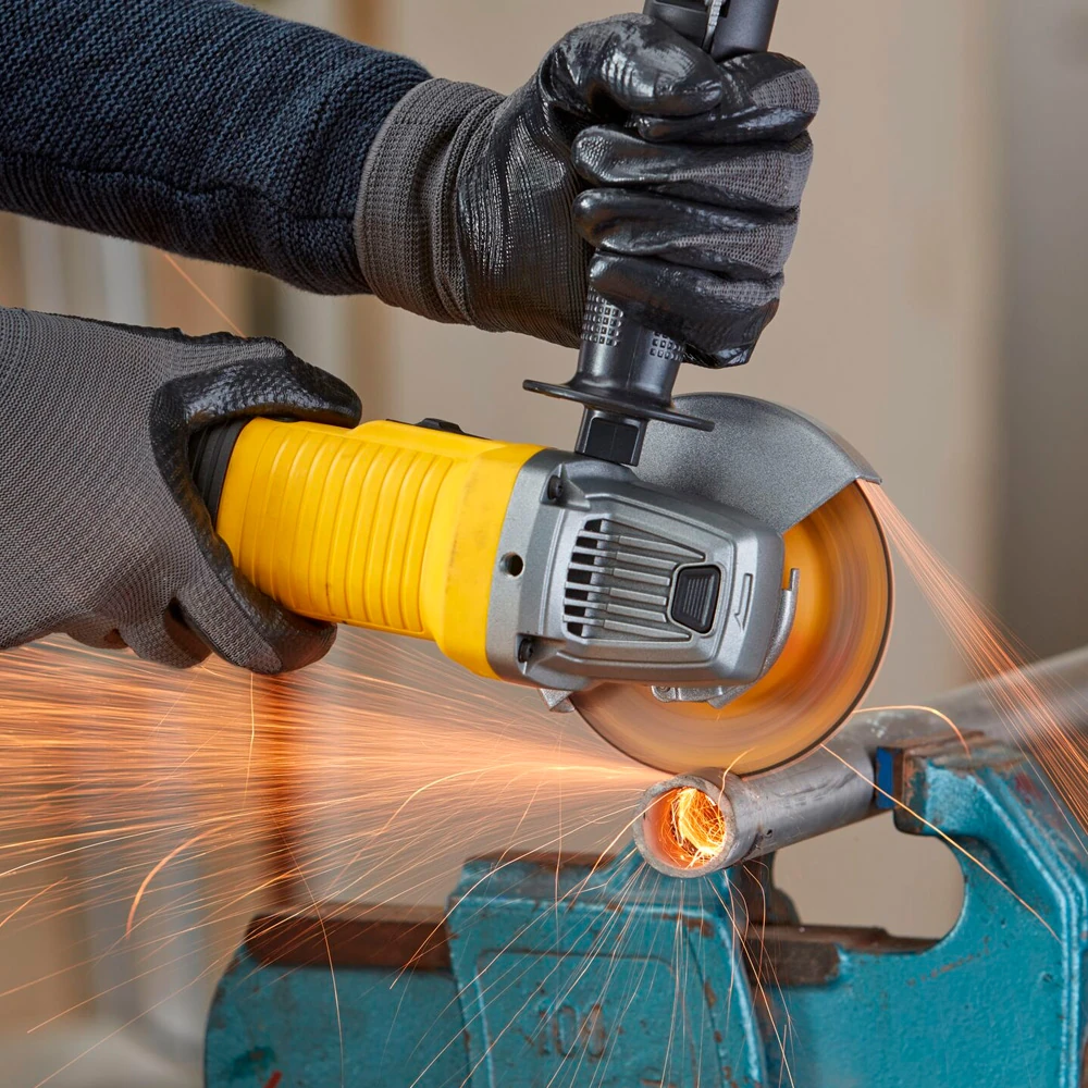 Углошлифовальная машина Stanley FMEG220-QS 4