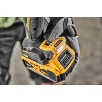 Дрель DeWALT DCD800P2T-QW8