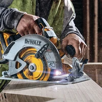 Пила дисковая DeWALT DCS573NT-XJ3