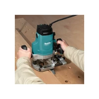 Электрофрезер Makita M3602B6