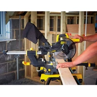 Пила торцовочная Stanley FME721-QS3